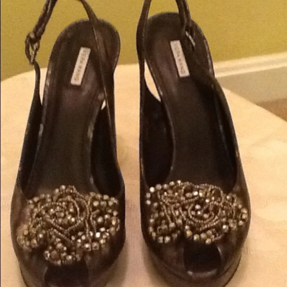 Vera wang NWT real leather made in italy python print platform slingbacks
